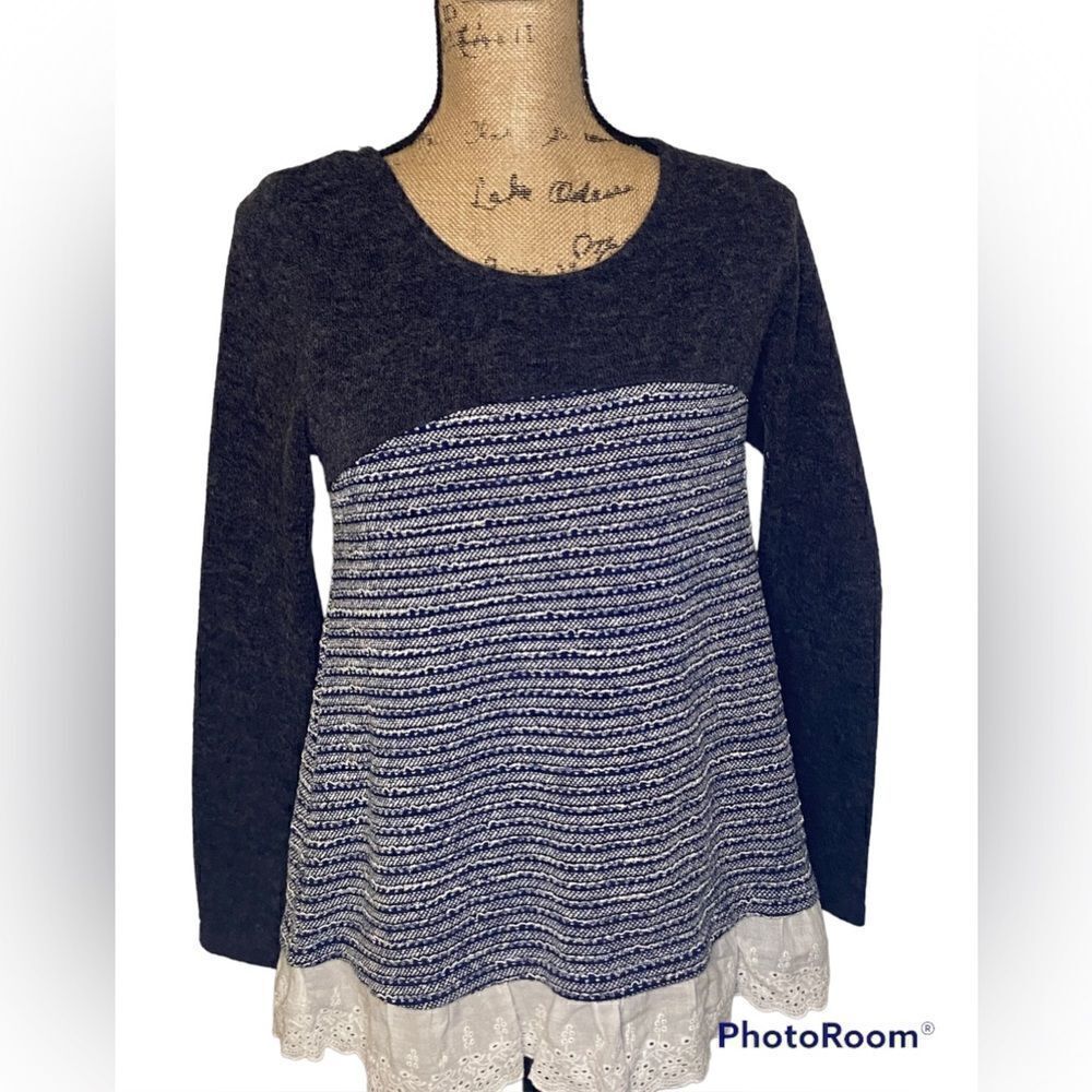 Anthropologie A’reve blue sweater with white lace ruffle size small